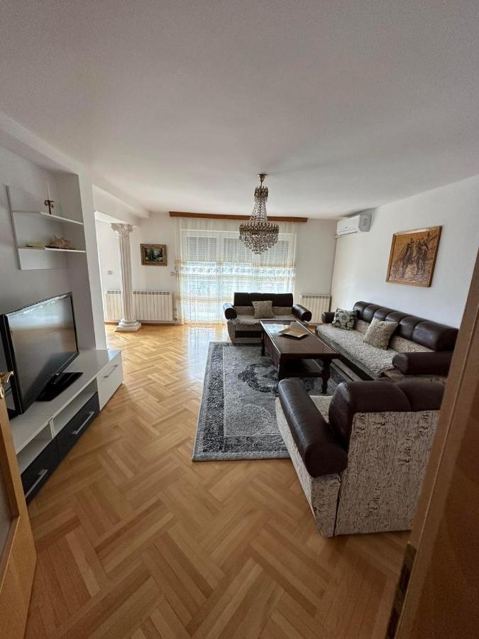 Apartments In Villa Sabb For Rent Sarajevo Exterior photo